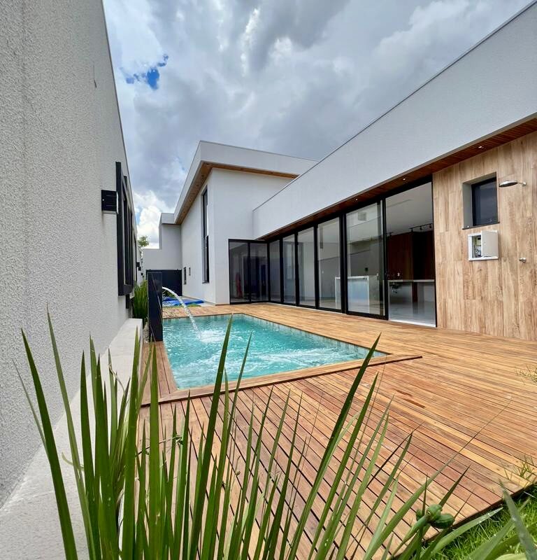 SOBRADO DE ALTO PADRÃO A VENDA EM ANÁPOLIS