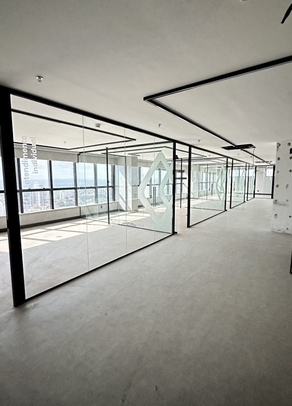 LAJE INTEIRA EM PRÉDIO COMERCIAL MODERNO COM 1.210M2 NO SETOR OESTE EM GOIÂNIA