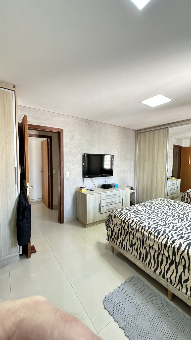 APARTAMENTO COM 3 SUÍTES - JARDIM GOIÁS - Imagem 2
