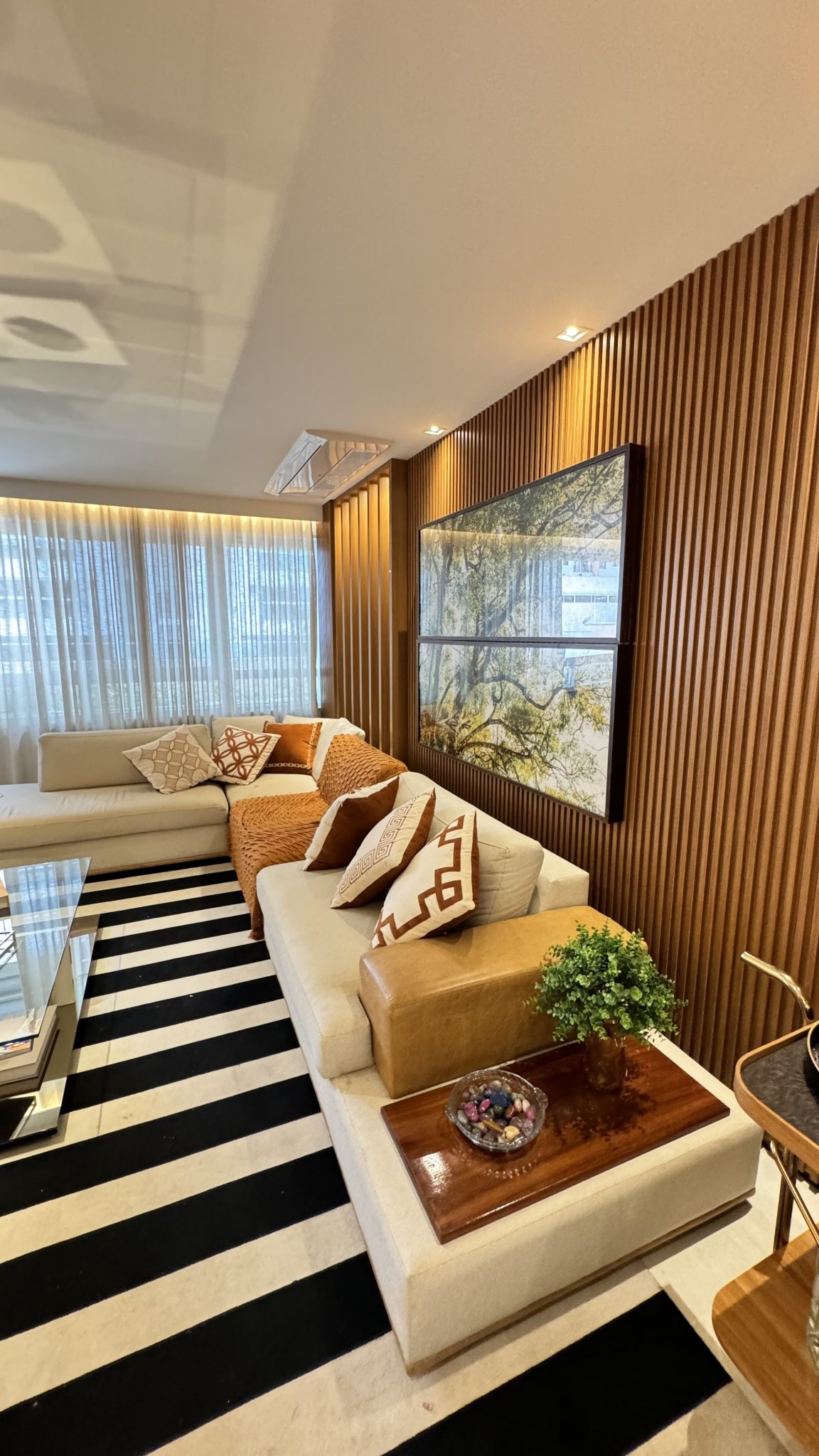 APARTAMENTO ALTÍSSIMO PADRÃO 4 SUÍTES - SETOR MARISTA - Imagem 3