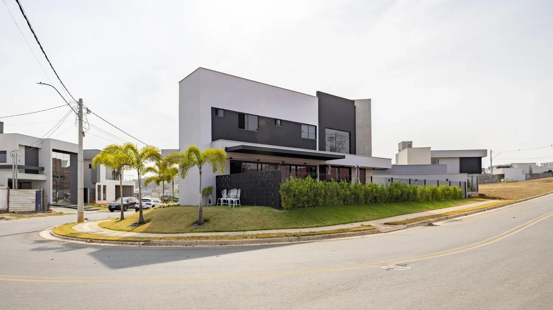 Sobrado à Venda no Jardins Porto com 3 Suítes - Imagem 2