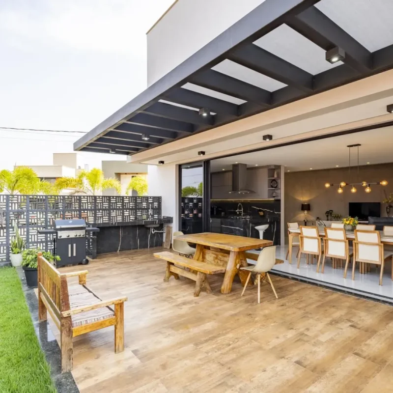 Sobrado à Venda no Jardins Porto com 3 Suítes