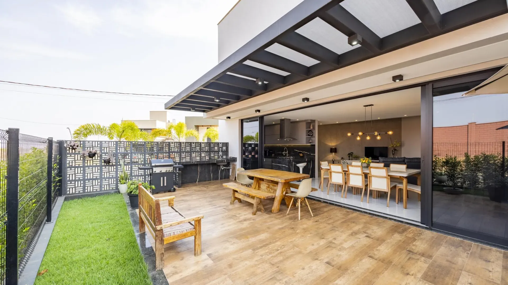 Sobrado à Venda no Jardins Porto com 3 Suítes