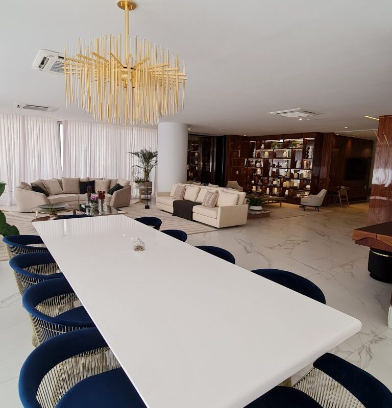 SURPREENDENTE APARTAMENTO NO VACA BRAVA