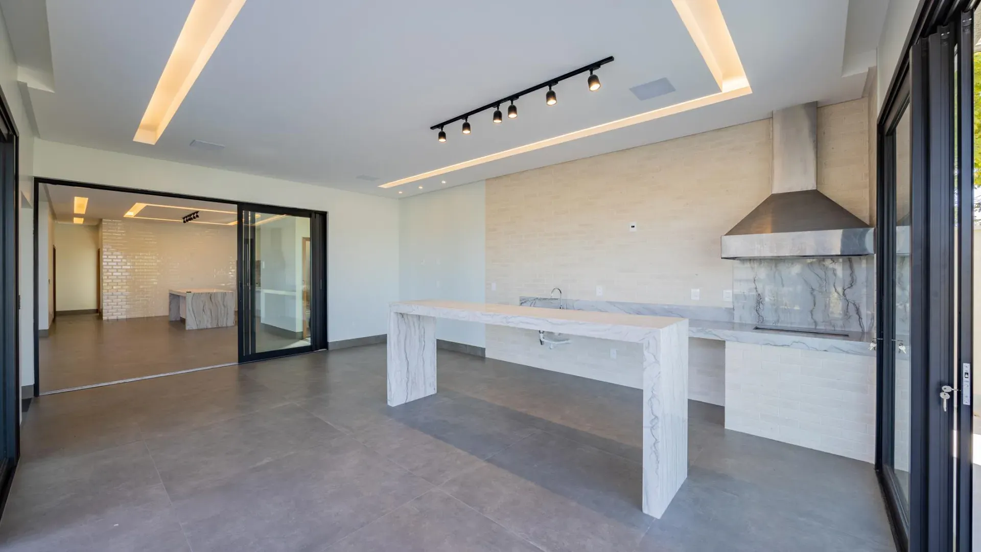 Sobrado com 382 m² Construídos e Diferenciais Surpreendentes - Imagem 12