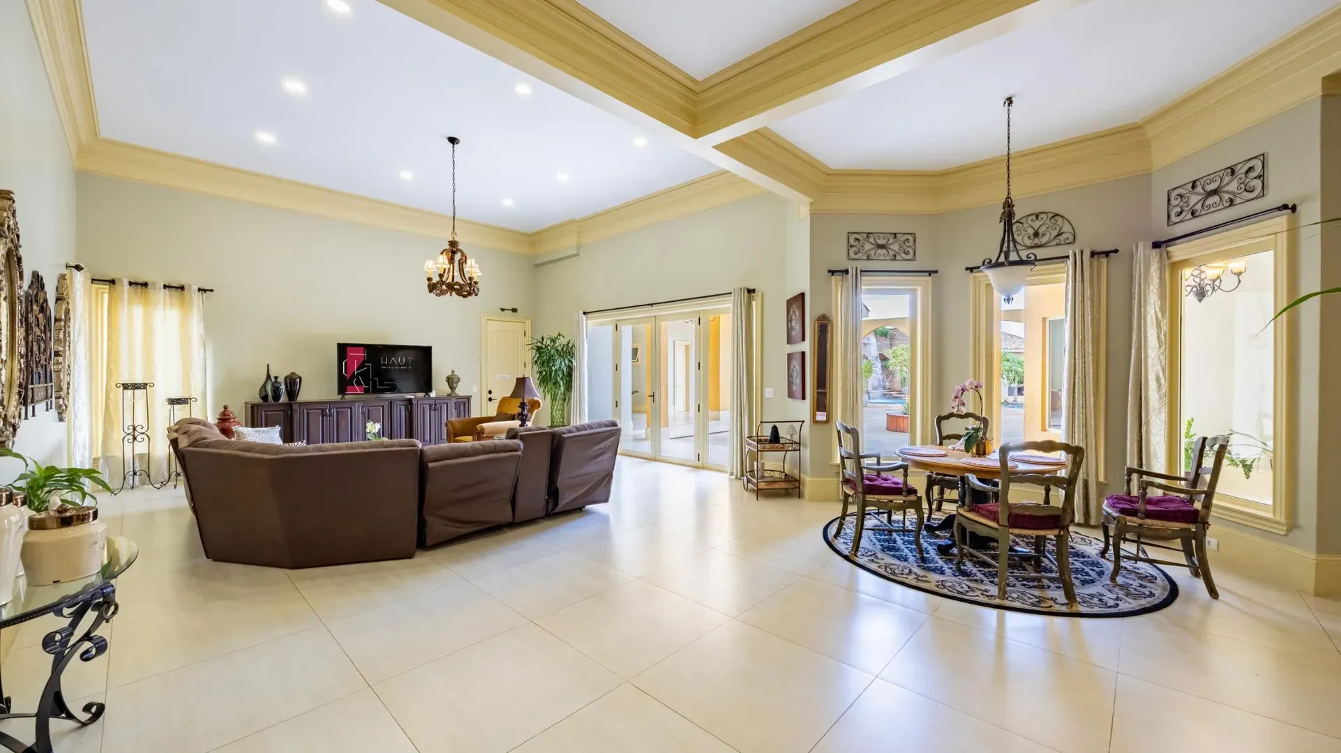 Casa com 4 Suítes e Lazer Completo em Hidrolândia - Imagem 12