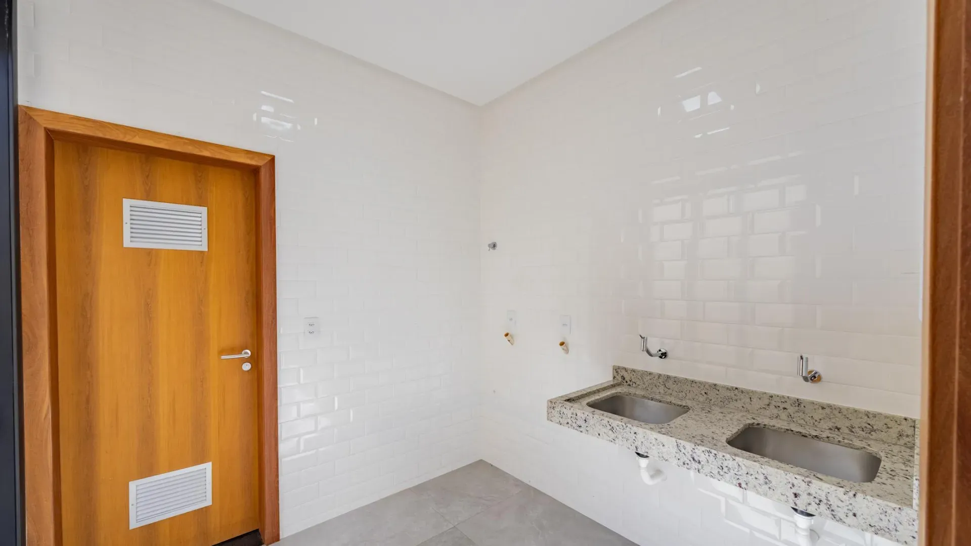 Sobrado com 382 m² Construídos e Diferenciais Surpreendentes - Imagem 16