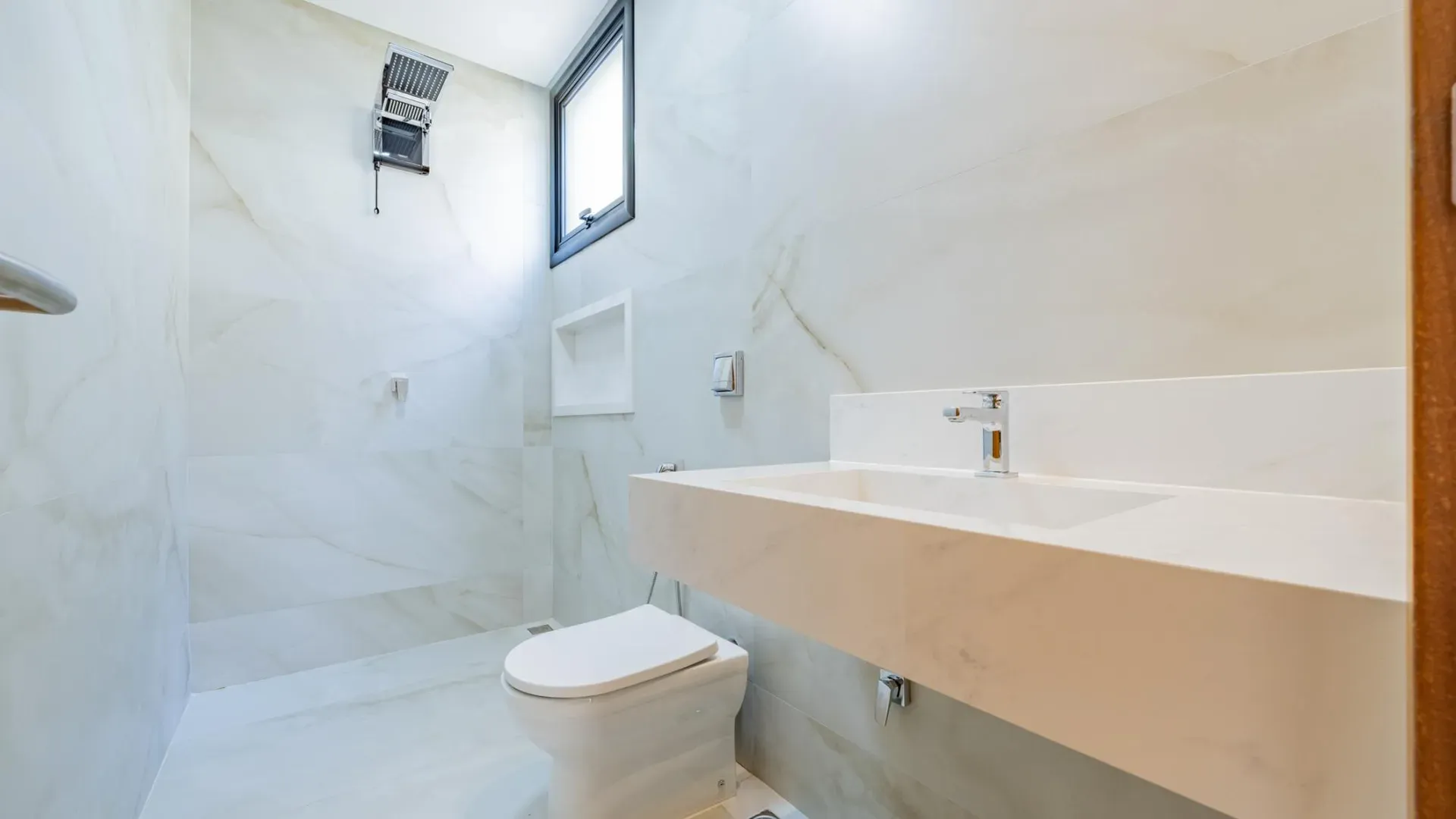 Sobrado com 382 m² Construídos e Diferenciais Surpreendentes - Imagem 17