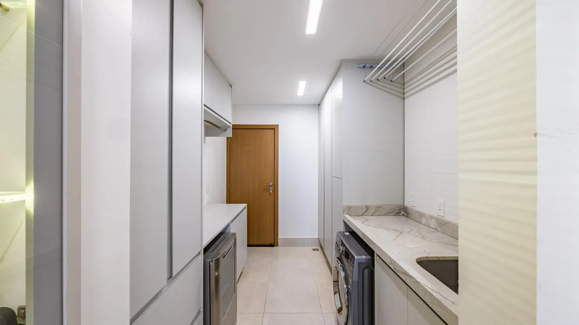 Apartamento à Venda Mobiliado , Residencial Monte Logan , com 4 Suítes no Setor Bueno - Imagem 21