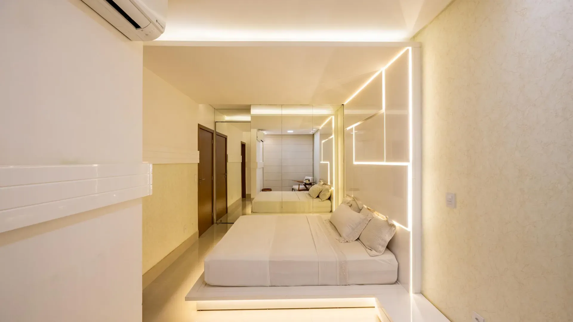 Apartamento à Venda Mobiliado , Residencial Monte Logan , com 4 Suítes no Setor Bueno - Imagem 24