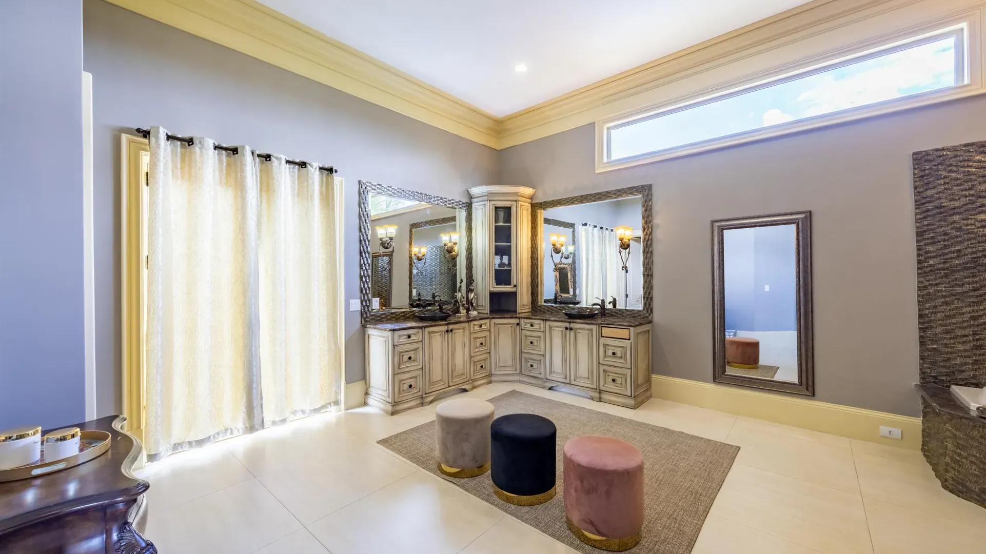 Casa com 4 Suítes e Lazer Completo em Hidrolândia - Imagem 24