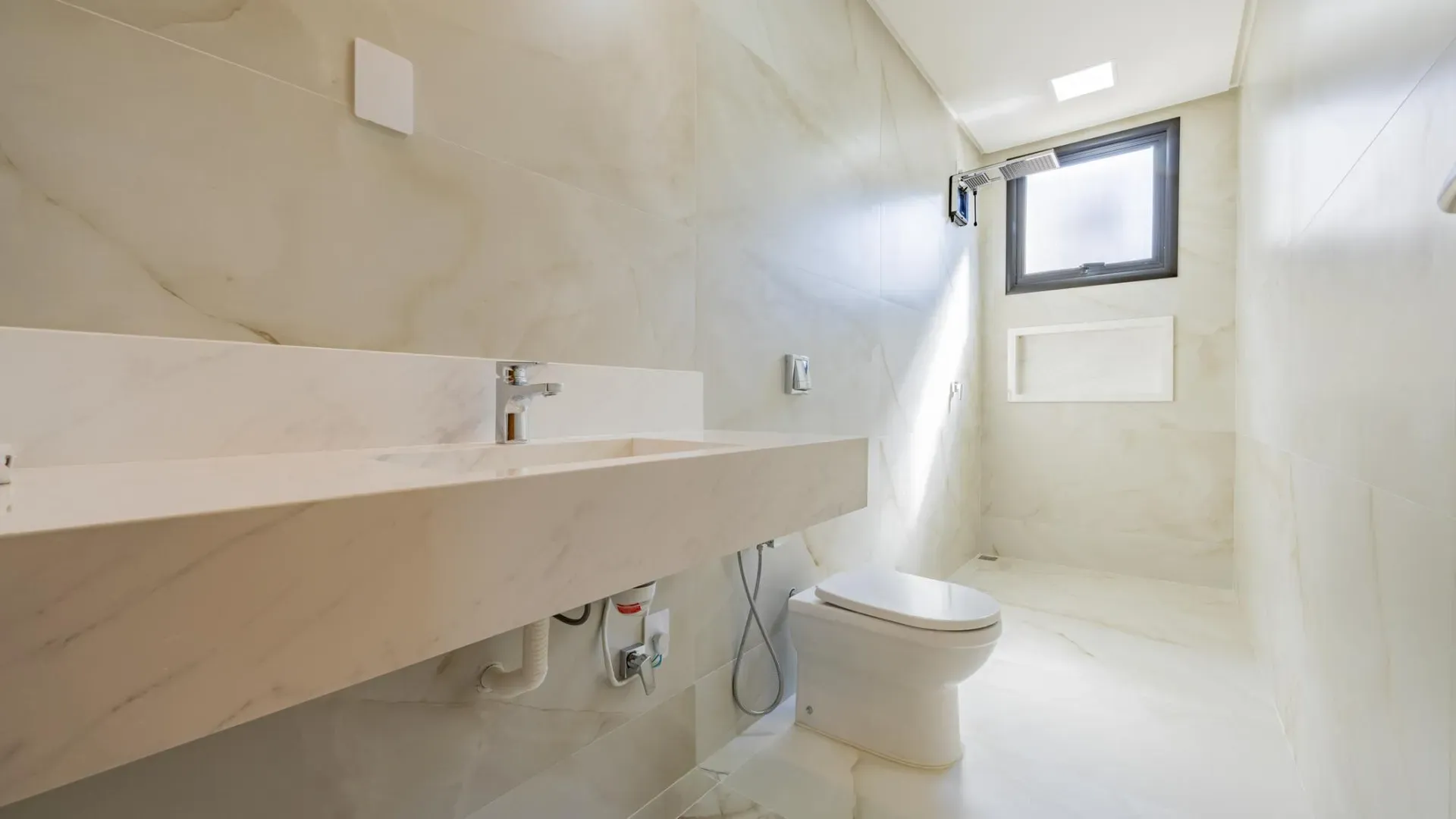 Sobrado com 382 m² Construídos e Diferenciais Surpreendentes - Imagem 25