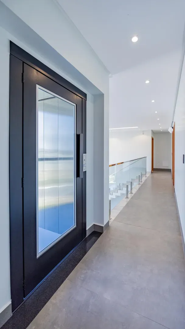 Sobrado com 382 m² Construídos e Diferenciais Surpreendentes - Imagem 33