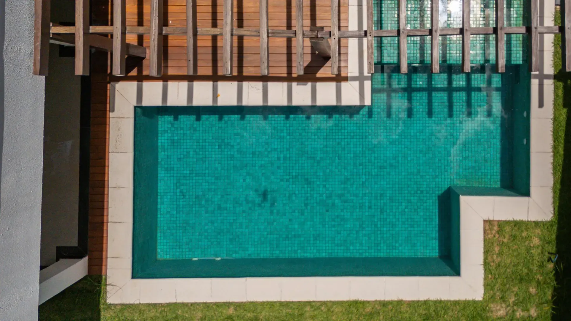 Casa Elegante e com Bela Piscina no Portal do Sol I. - Imagem 35