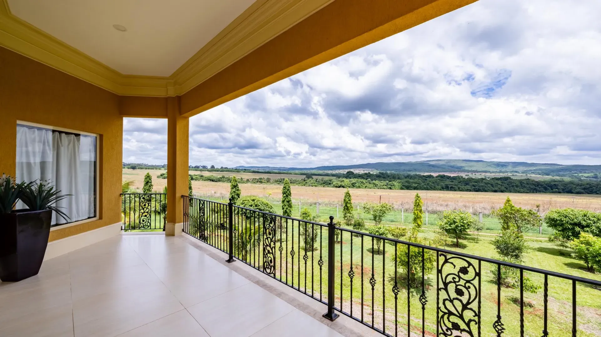 Casa com 4 Suítes e Lazer Completo em Hidrolândia - Imagem 36