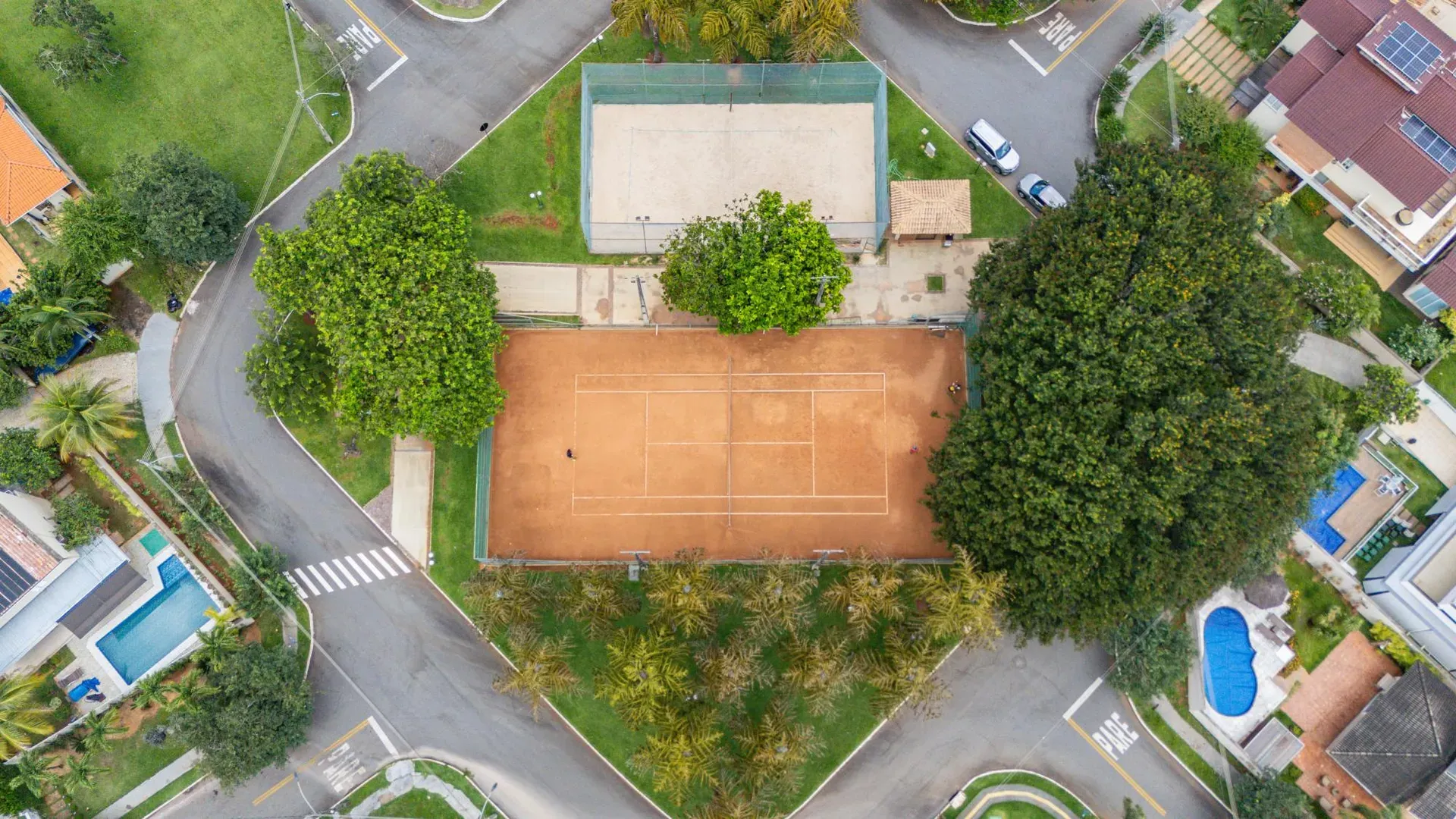 Casa Elegante e com Bela Piscina no Portal do Sol I. - Imagem 38