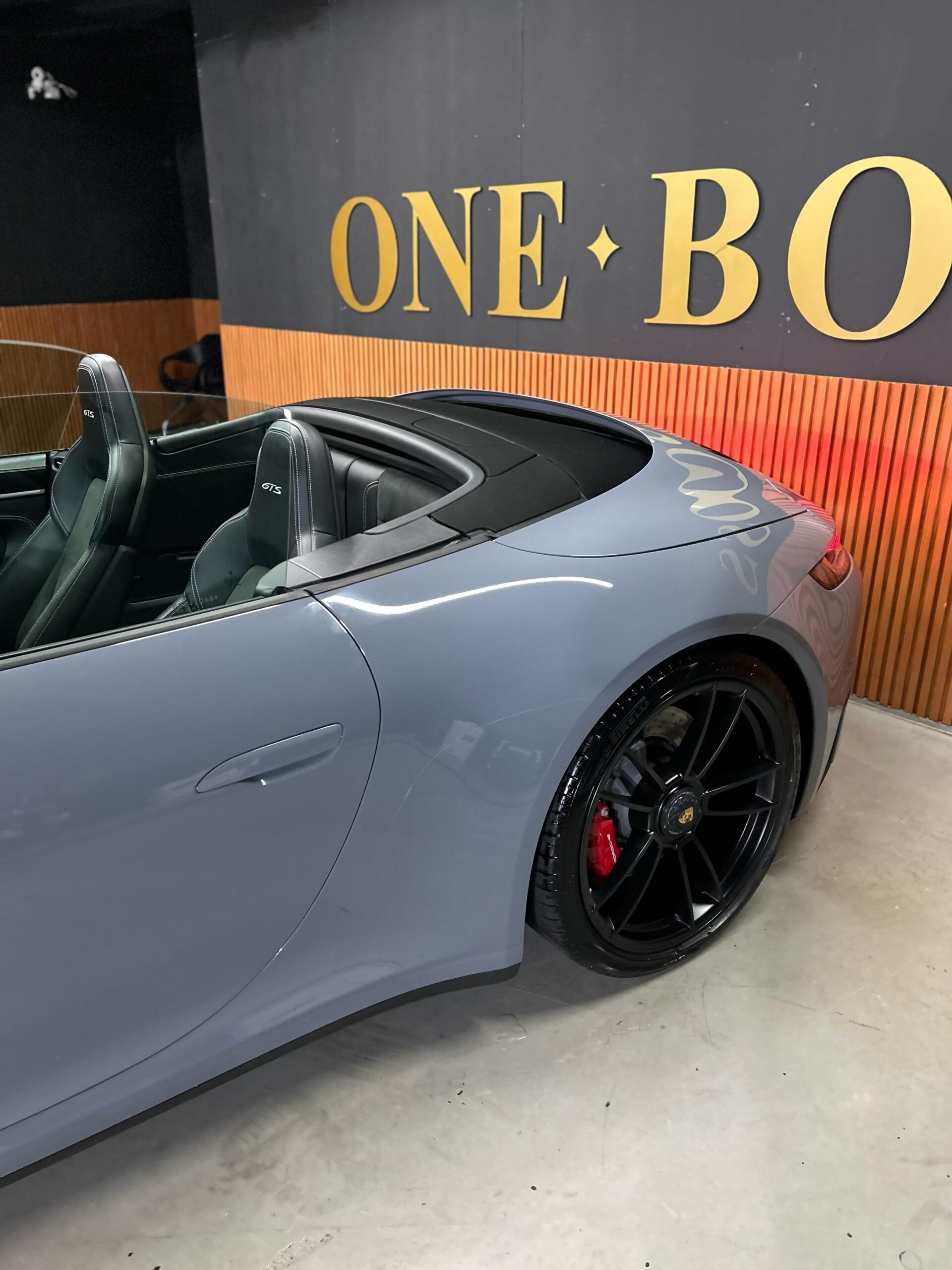 PORSCHE 911 CABRIO GTS 2023 - Imagem 25