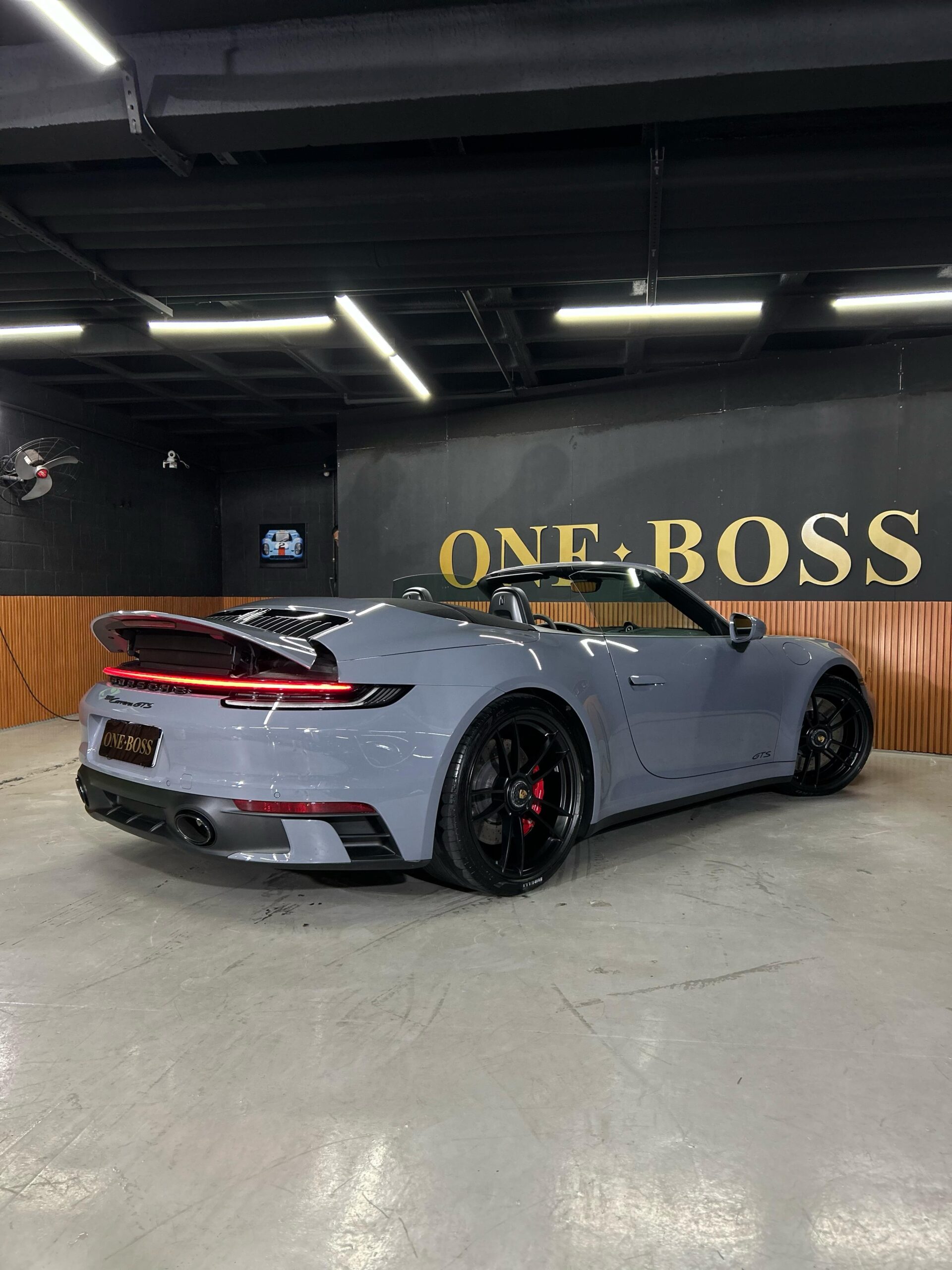 PORSCHE 911 CABRIO GTS 2023 - Imagem 18