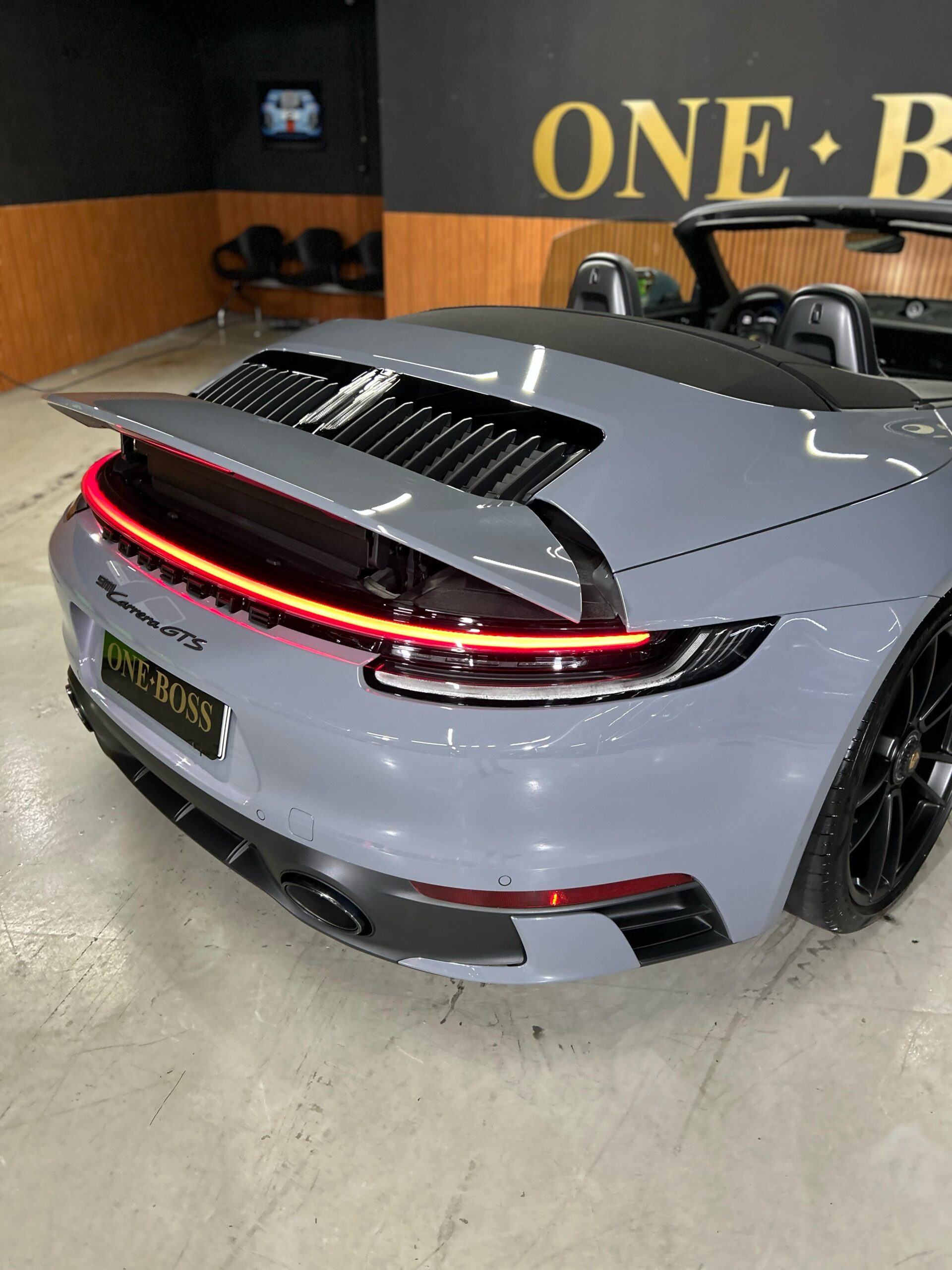 PORSCHE 911 CABRIO GTS 2023 - Imagem 19