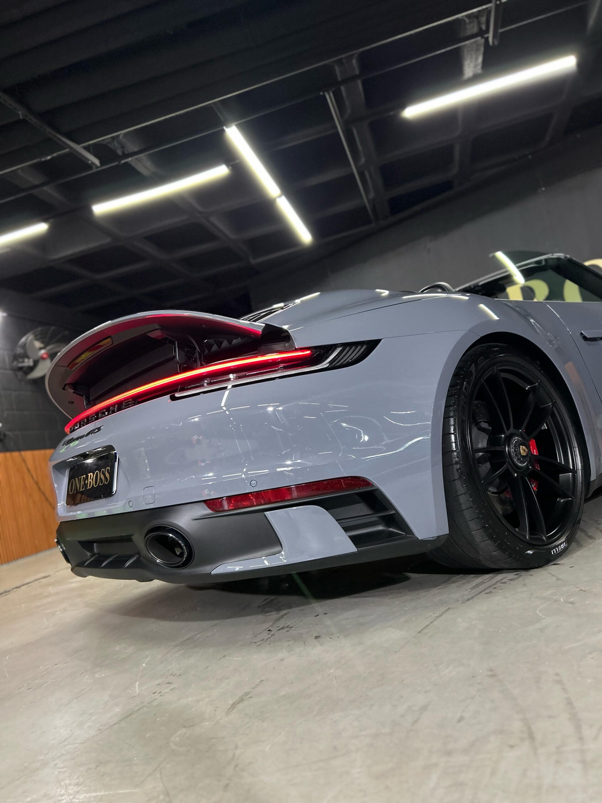 PORSCHE 911 CABRIO GTS 2023 - Imagem 17