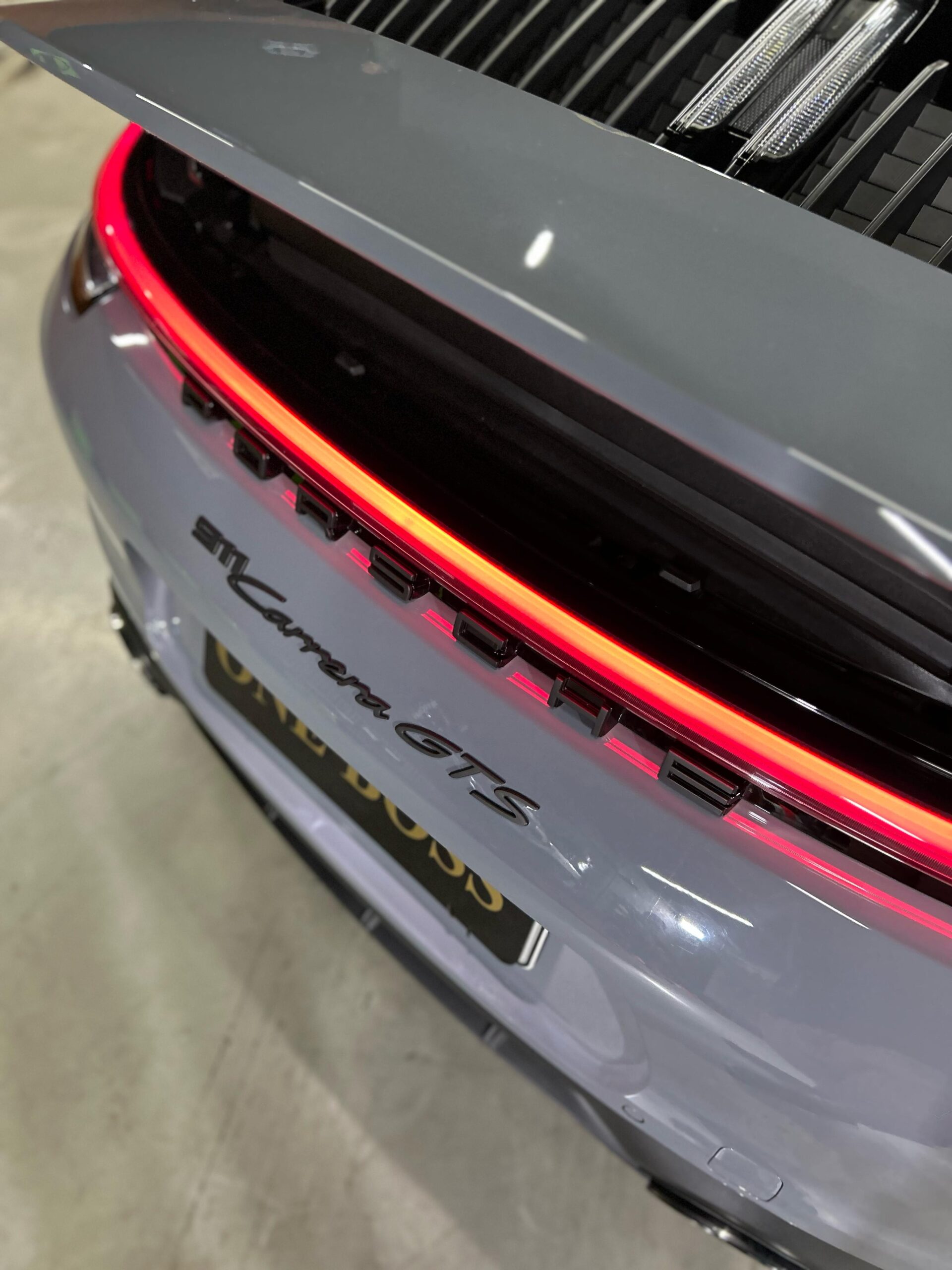 PORSCHE 911 CABRIO GTS 2023 - Imagem 13