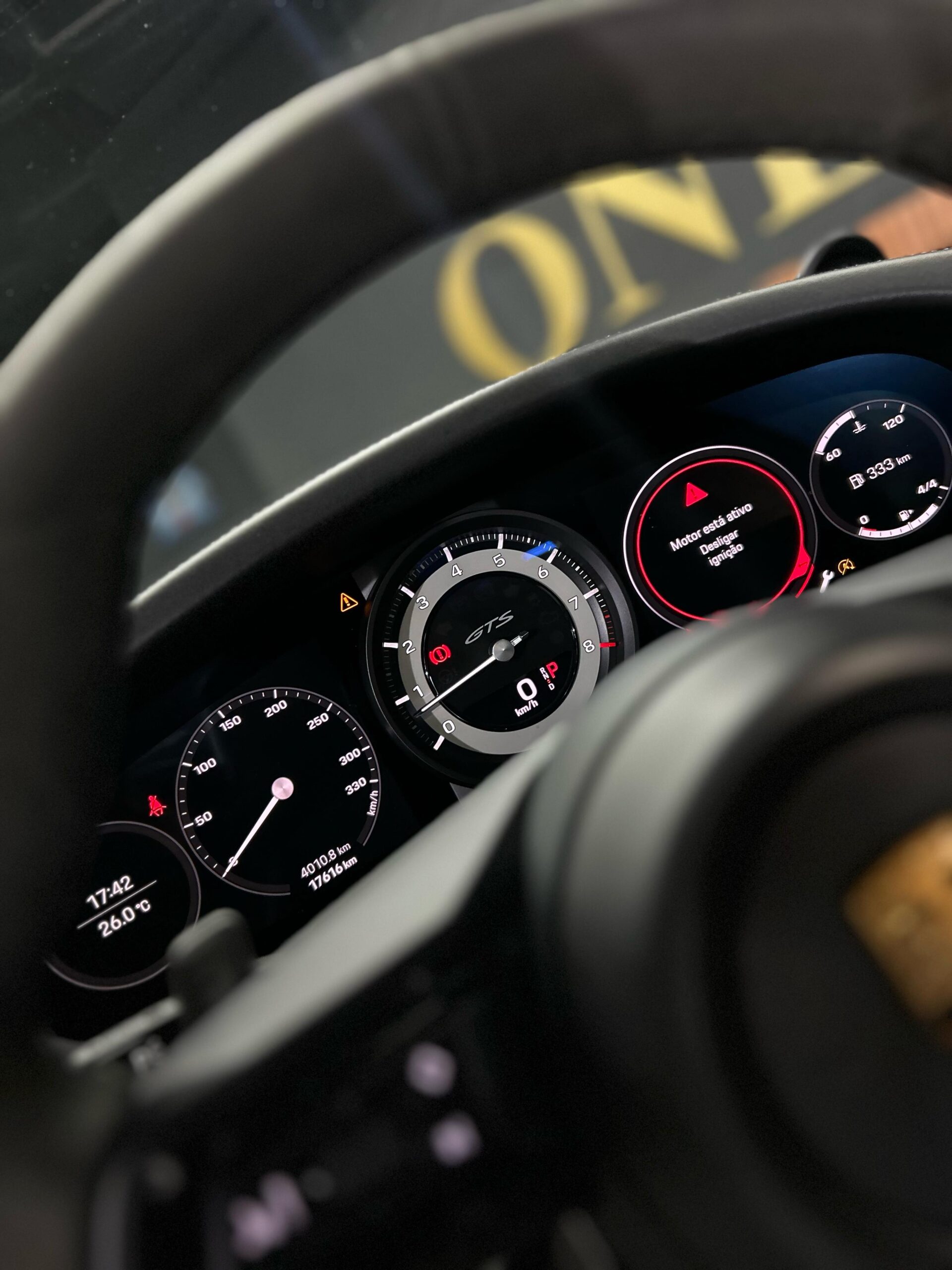 PORSCHE 911 CABRIO GTS 2023 - Imagem 12