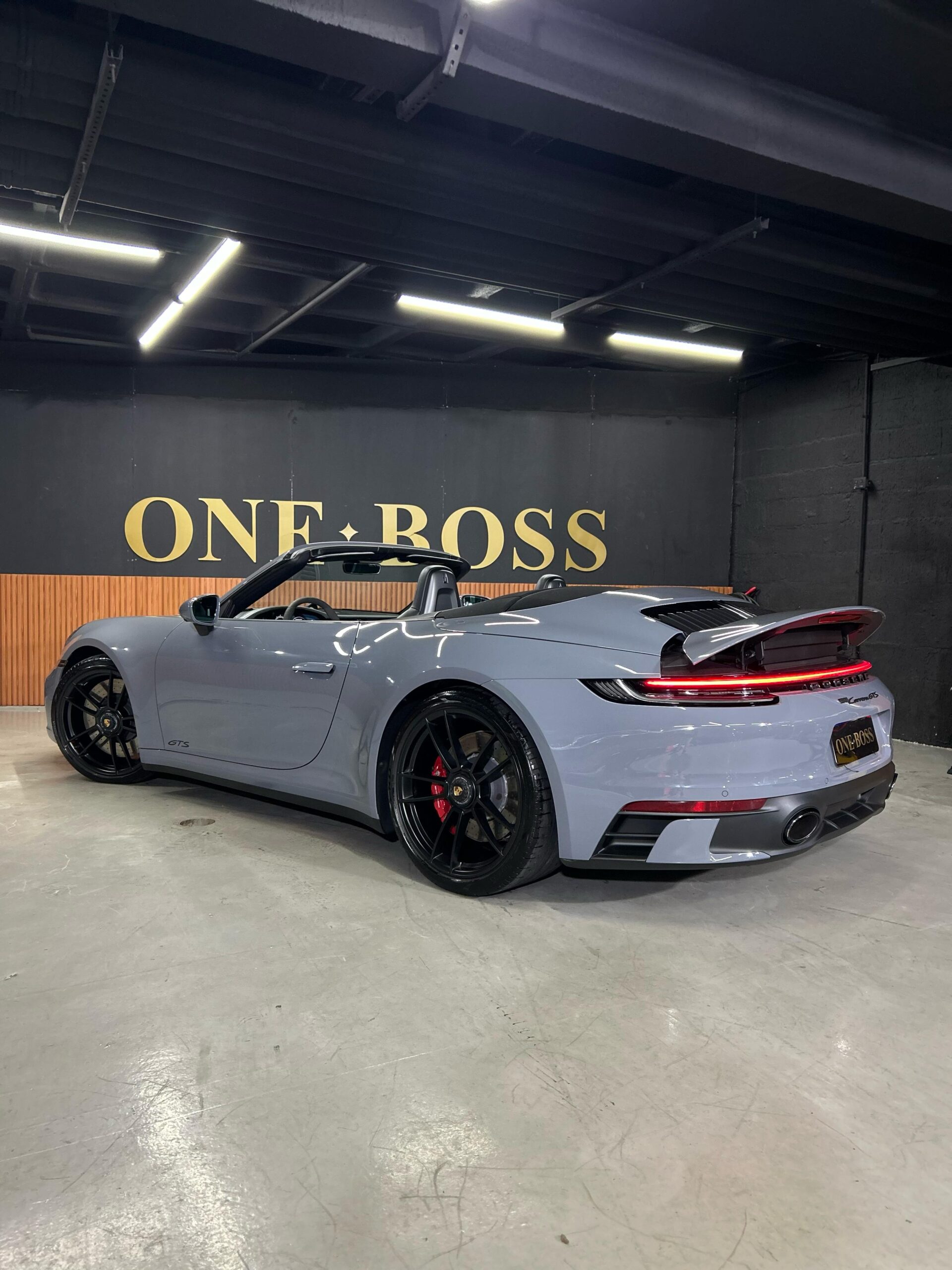 PORSCHE 911 CABRIO GTS 2023 - Imagem 10