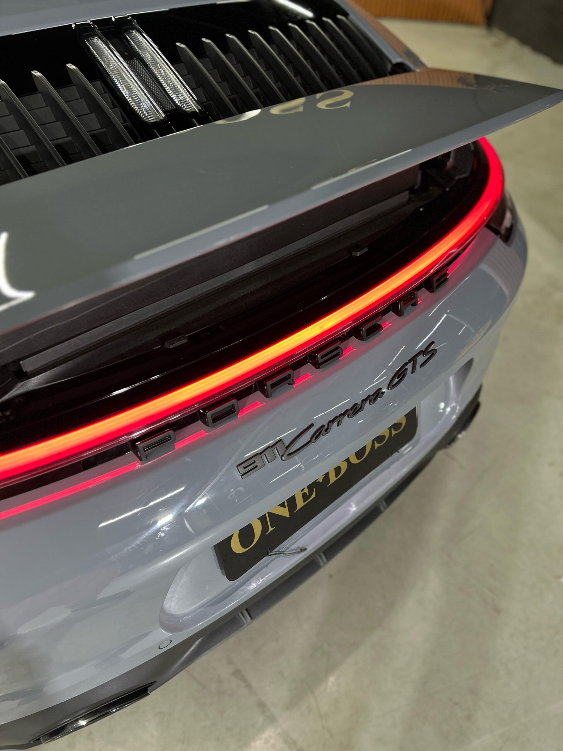 PORSCHE 911 CABRIO GTS 2023 - Imagem 8