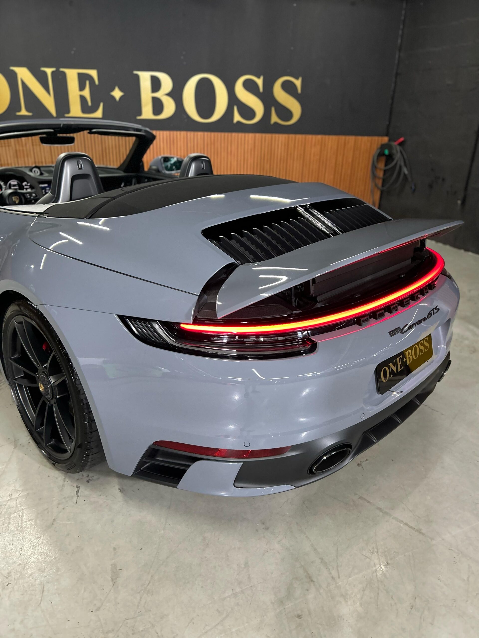 PORSCHE 911 CABRIO GTS 2023 - Imagem 7