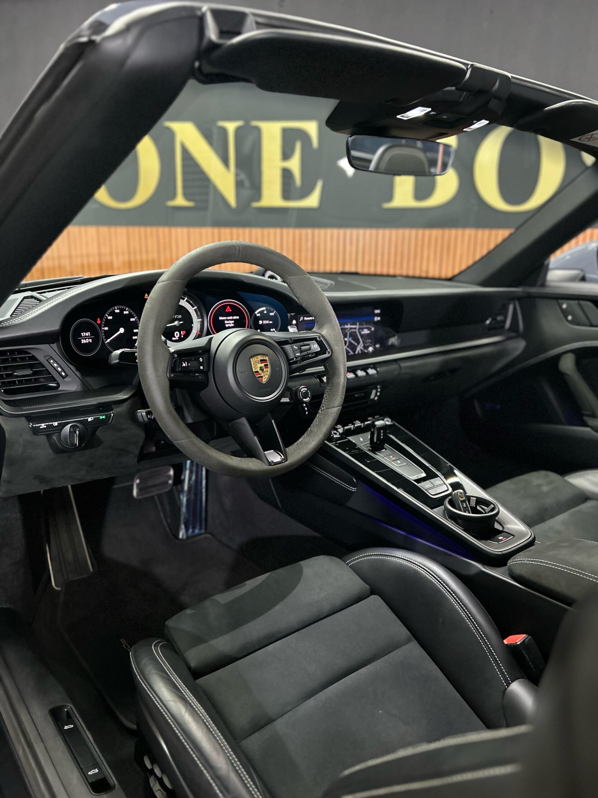 PORSCHE 911 CABRIO GTS 2023 - Imagem 3