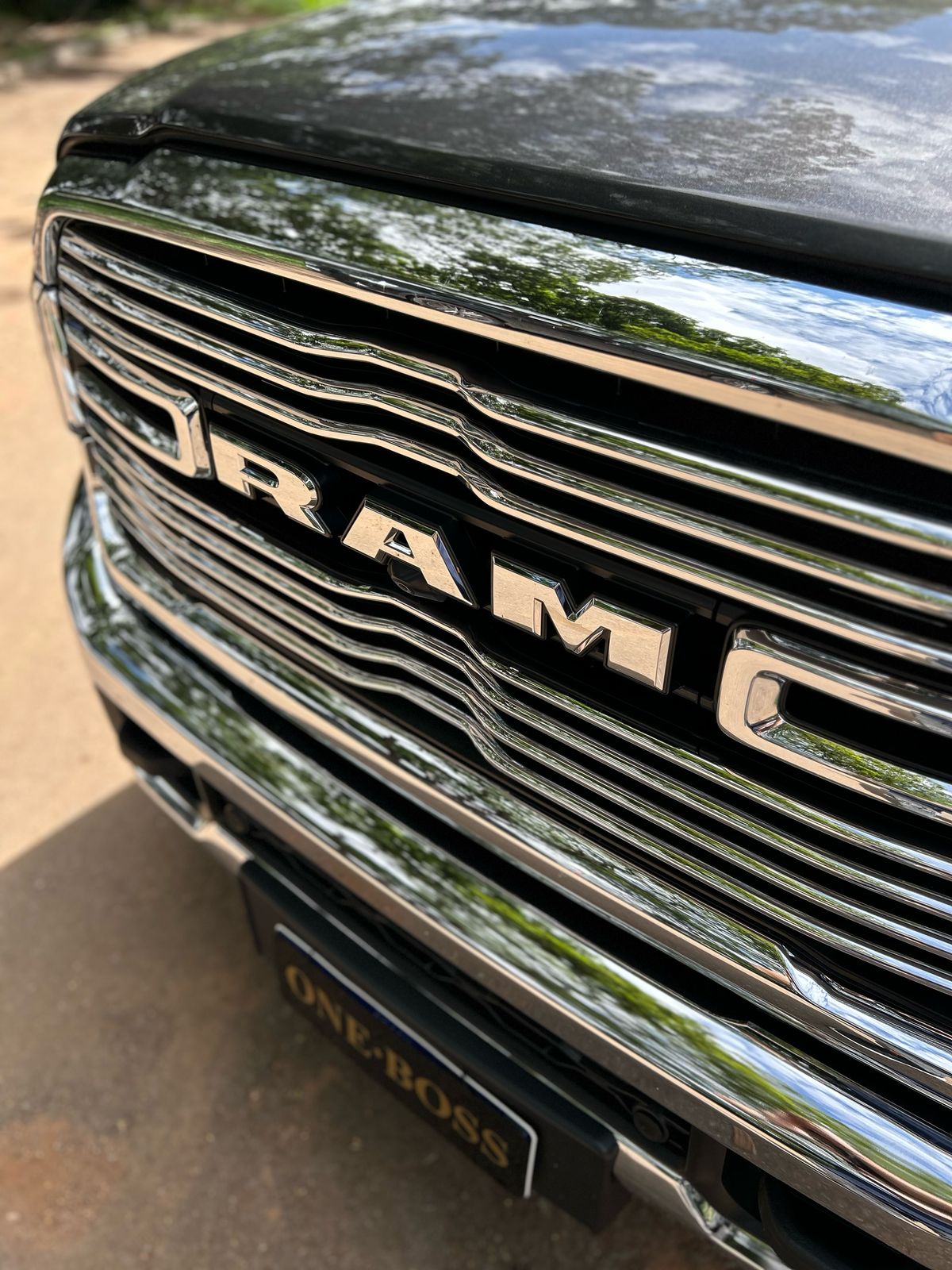 RAM 3500 6.7 I6 TURBO DIESEL LARAMIE CD 4X4 AUTOMÁTICO 2022 - Imagem 4