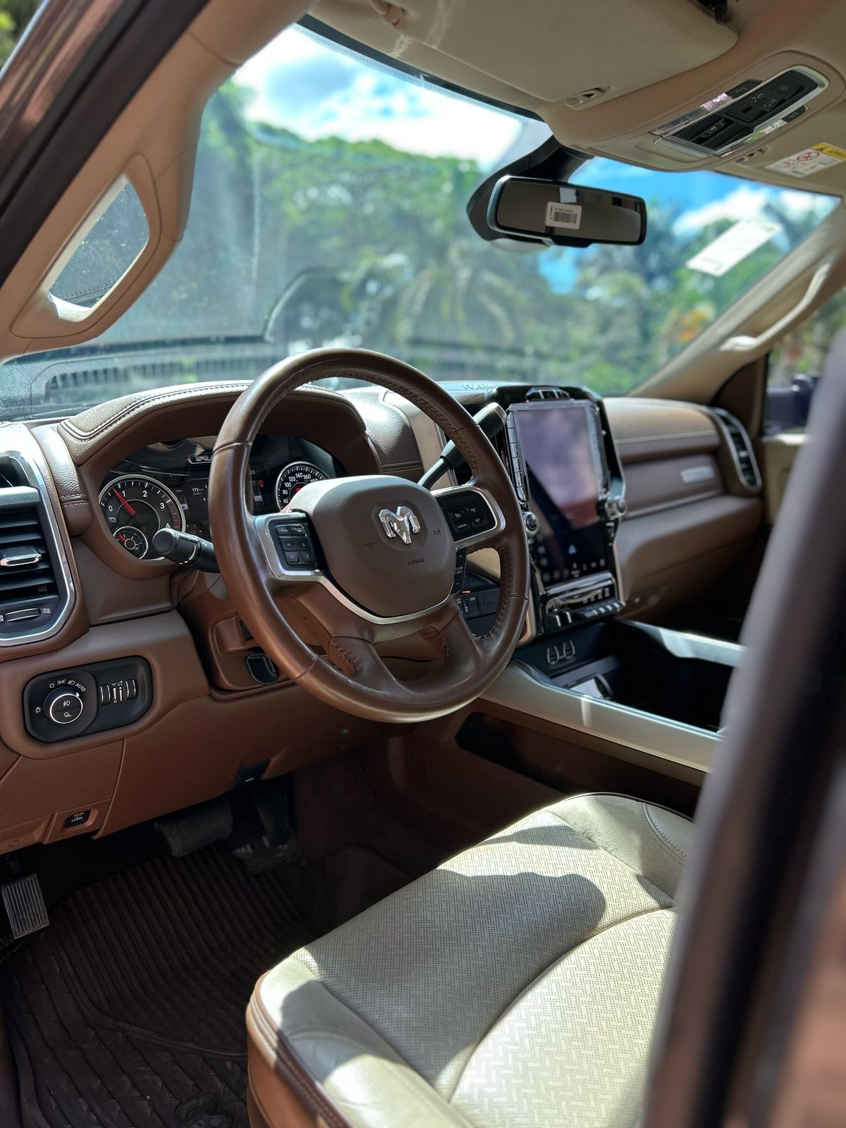 RAM 3500 6.7 I6 TURBO DIESEL LARAMIE CD 4X4 AUTOMÁTICO 2022 - Imagem 27