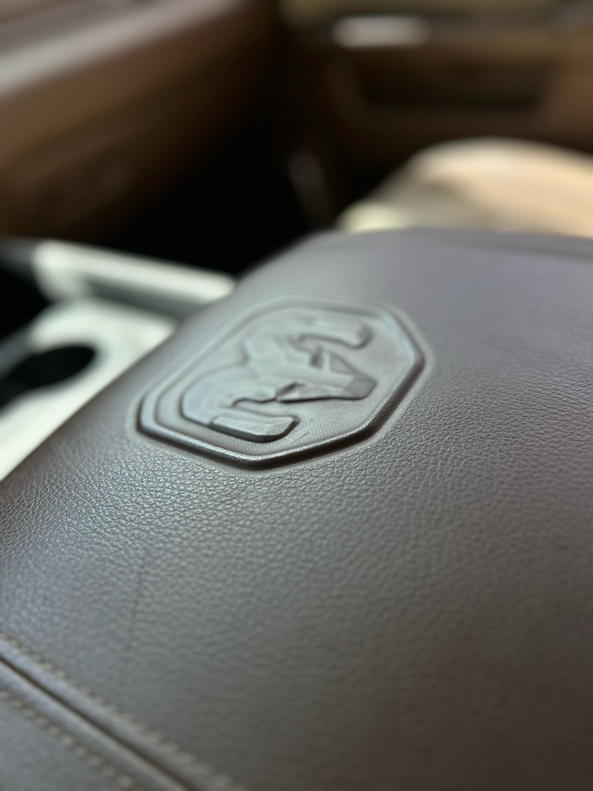 RAM 3500 6.7 I6 TURBO DIESEL LARAMIE CD 4X4 AUTOMÁTICO 2022 - Imagem 25