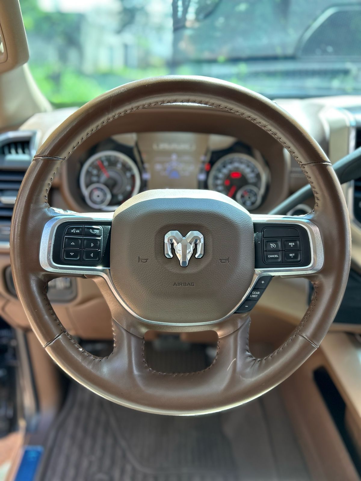 RAM 3500 6.7 I6 TURBO DIESEL LARAMIE CD 4X4 AUTOMÁTICO 2022 - Imagem 28