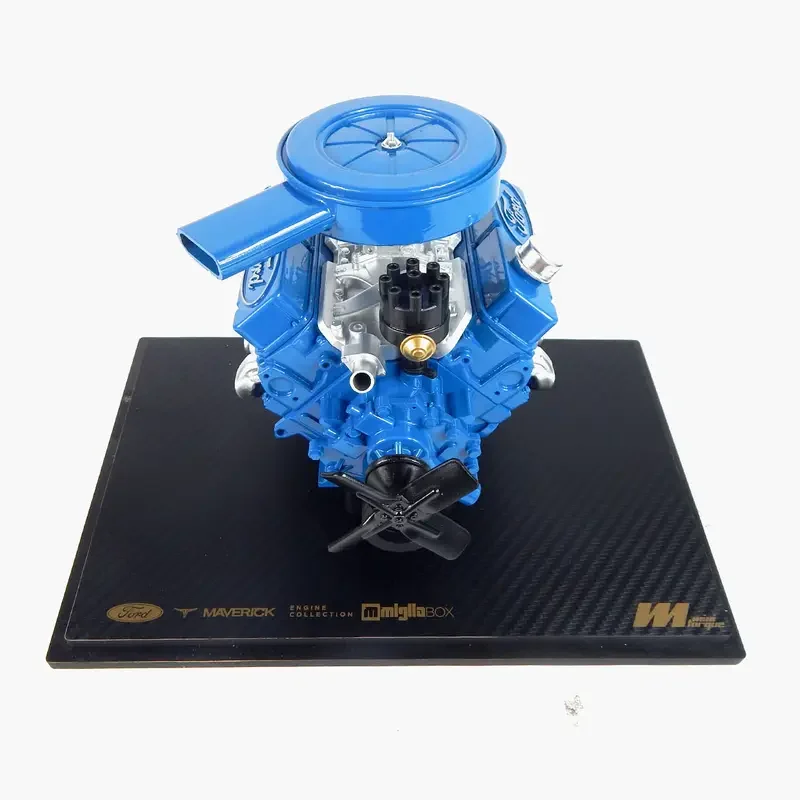 Miniatura Motor Maverick V8 1:5 Com Expositor Acrílico