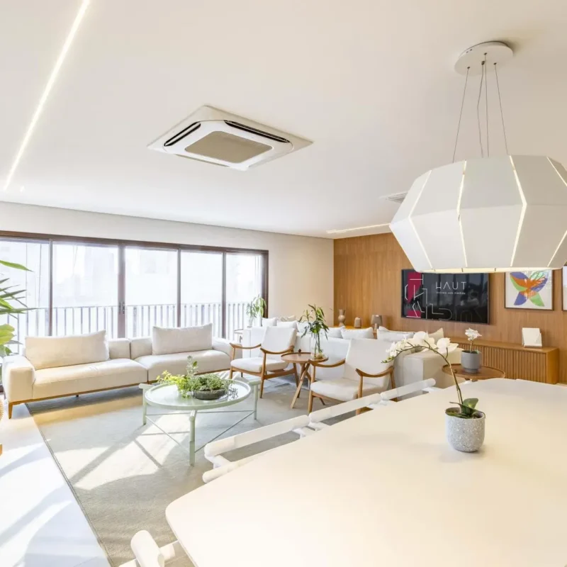 Apartamento mobiliado e decorado em frente à Praça T-23