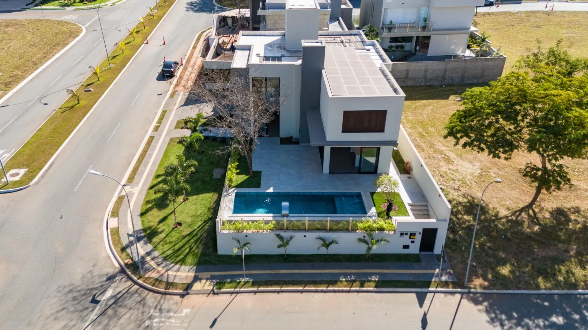 Sobrado com 382 m² Construídos e Diferenciais Surpreendentes