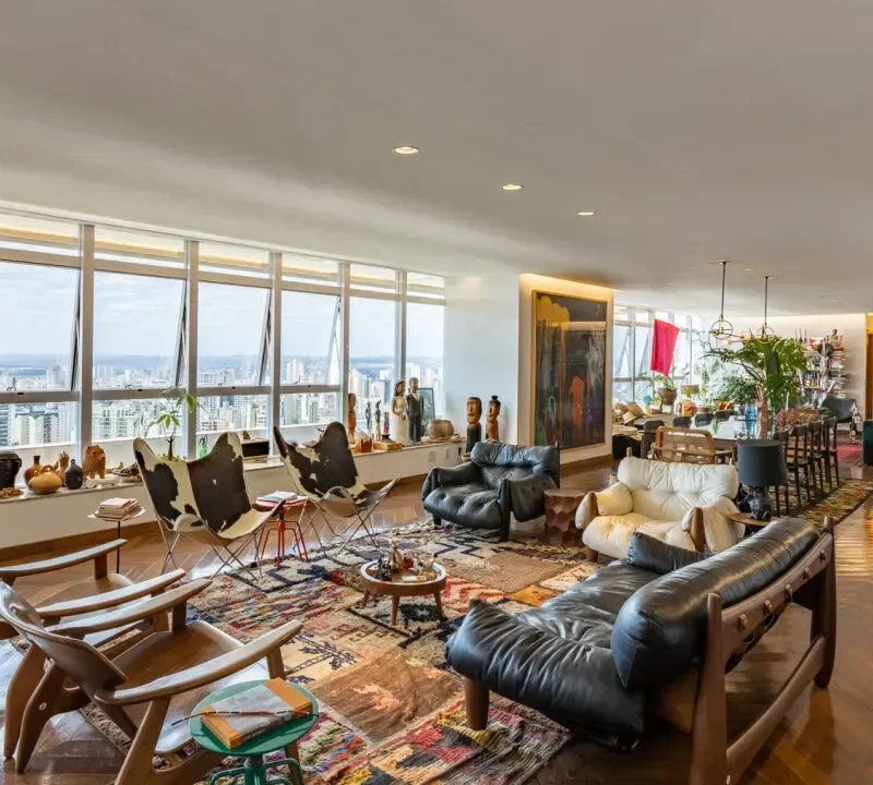 Penthouse com 372 m², 3 suítes, 6 banheiros e 4 vagas de garagem, na Alameda das Rosas.