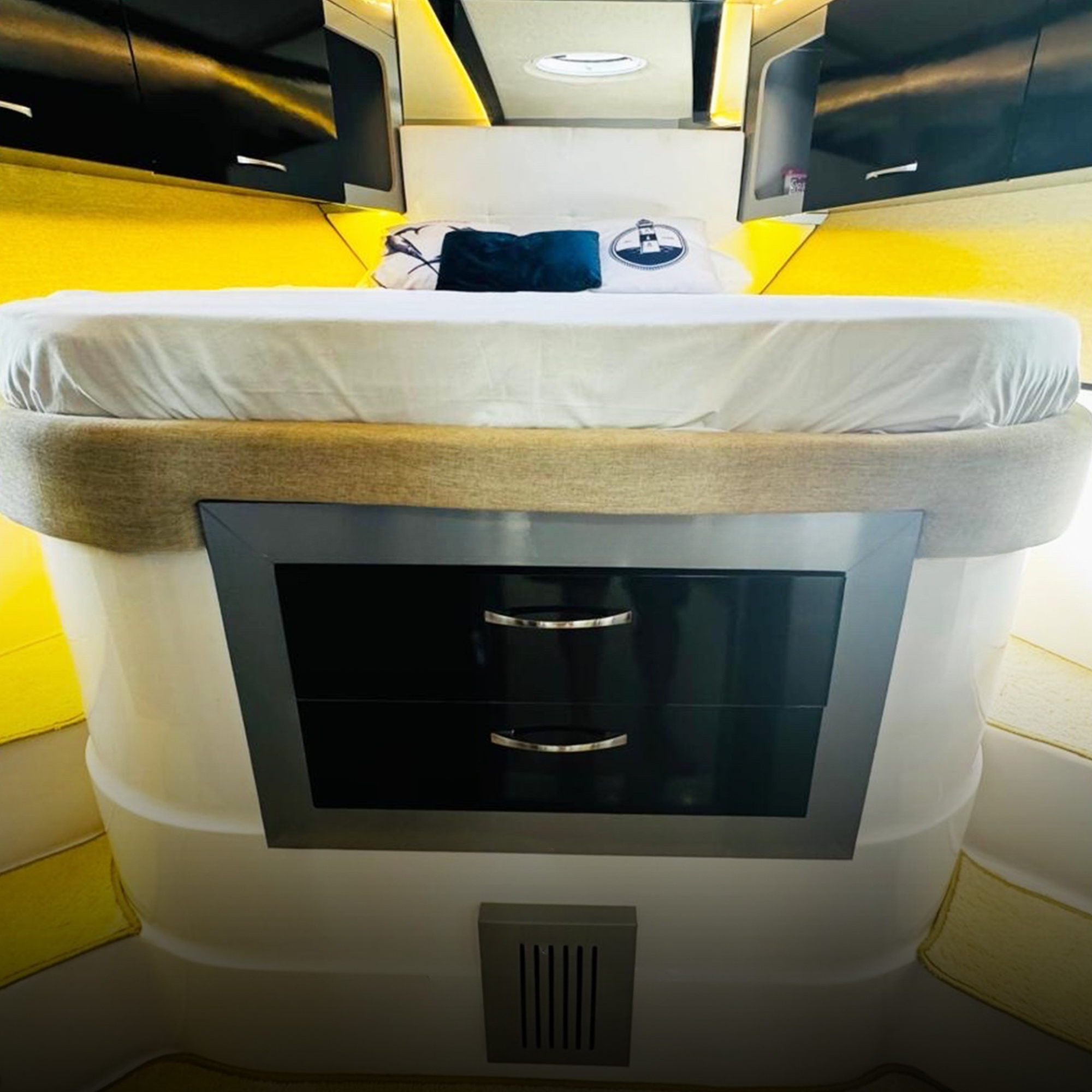 CIMITARRA 56 SUNDECK 2016 - Imagem 11