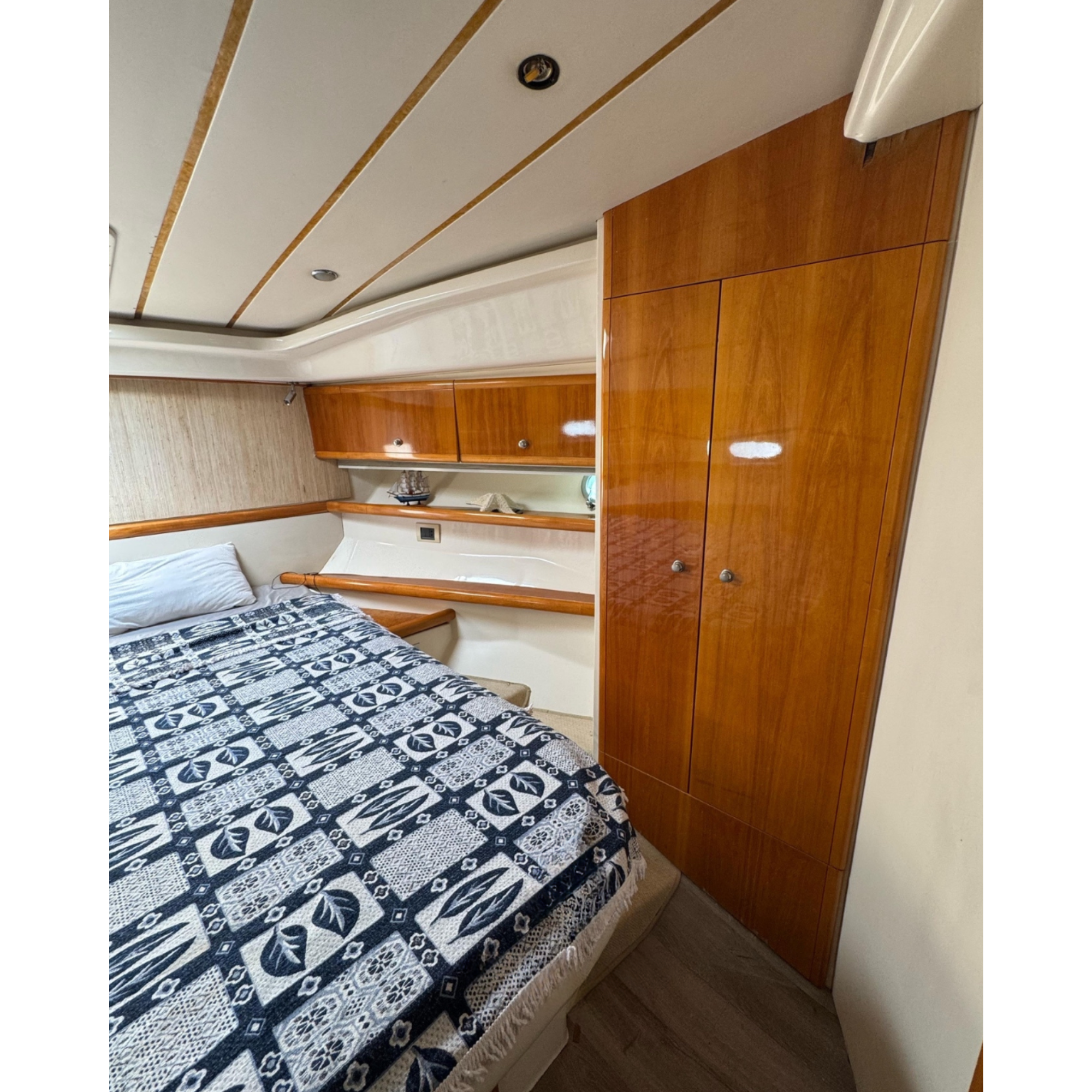 FERRETTI 55 FLY 2000 - Imagem 14