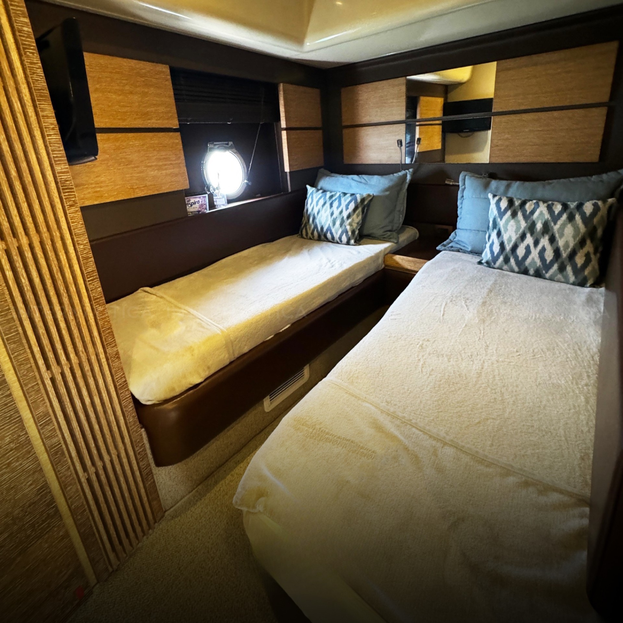 AZIMUT 53 FLY 2011 - Imagem 3