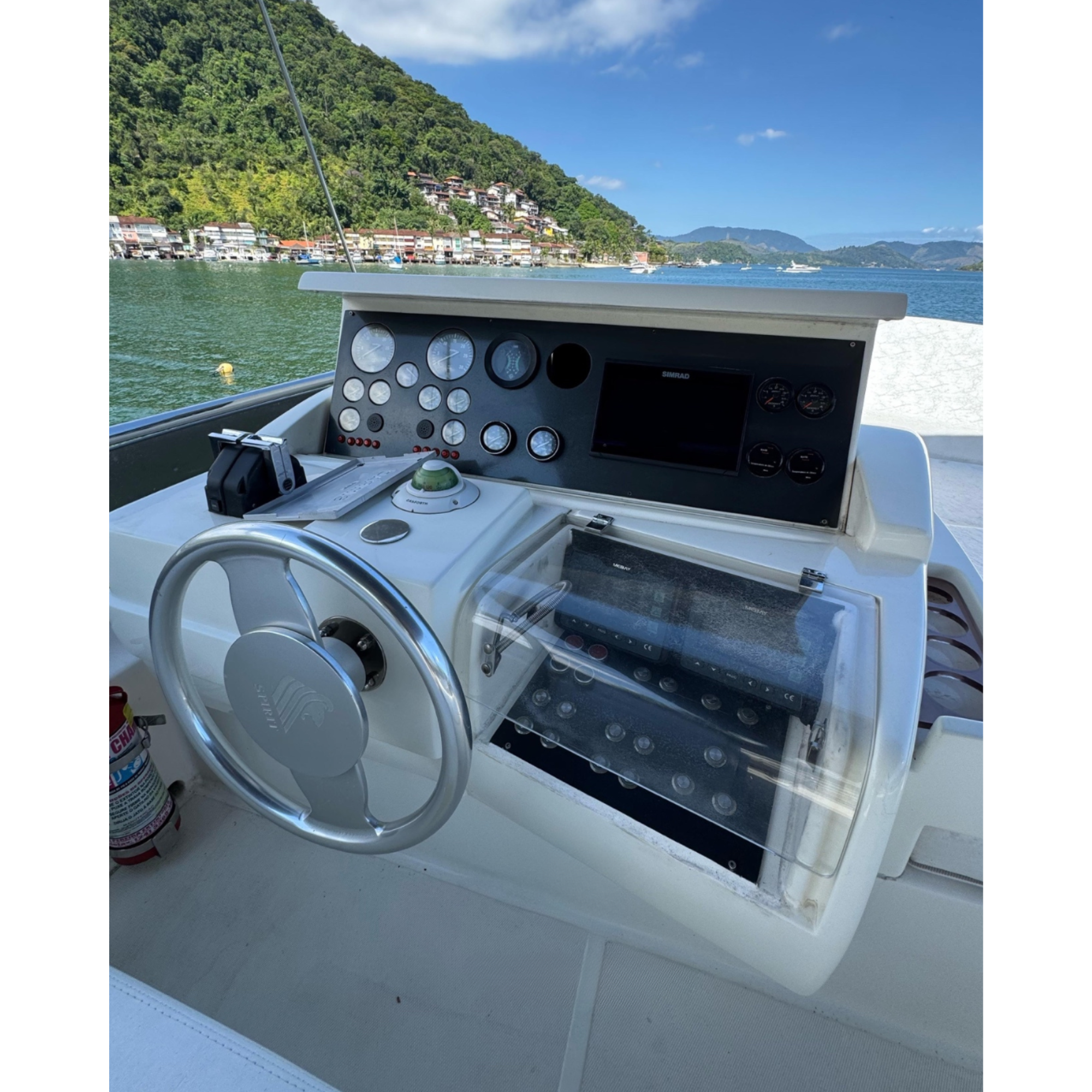 FERRETTI 55 FLY 2000 - Imagem 3