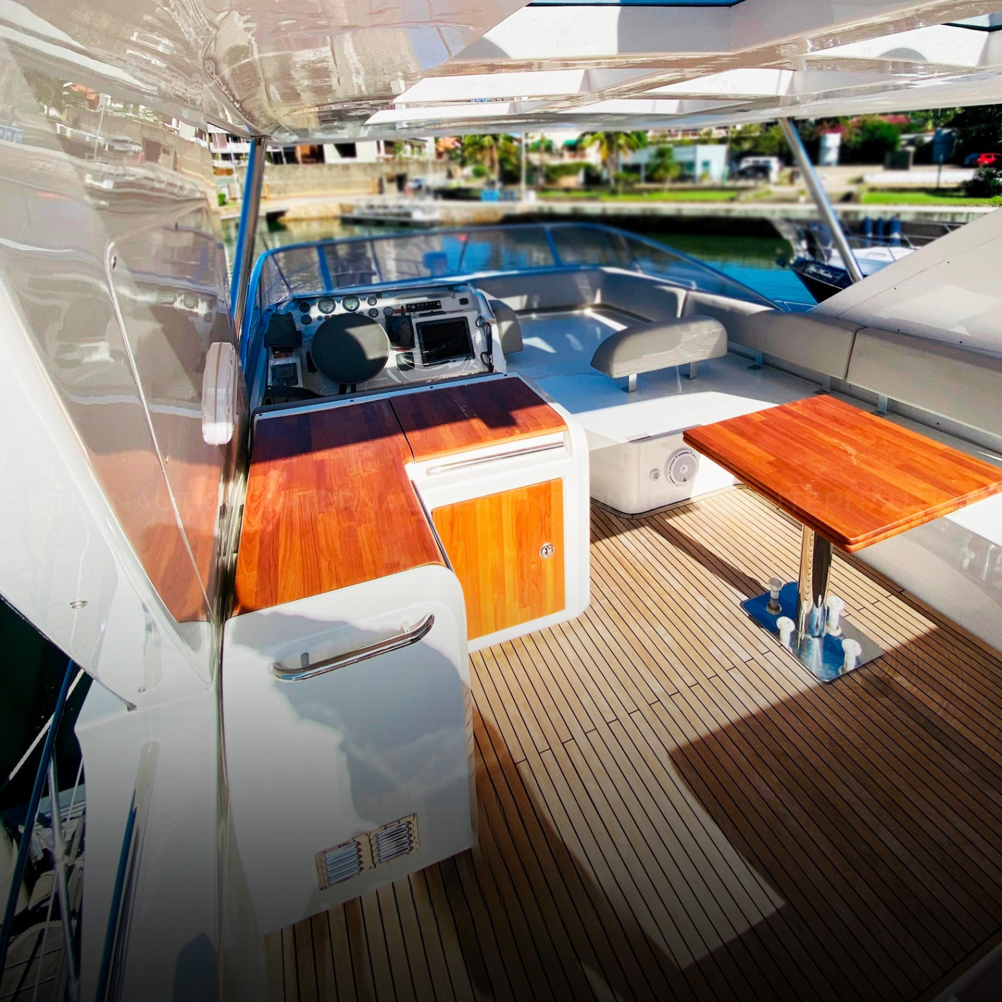 AZIMUT 60 2014 - Imagem 11