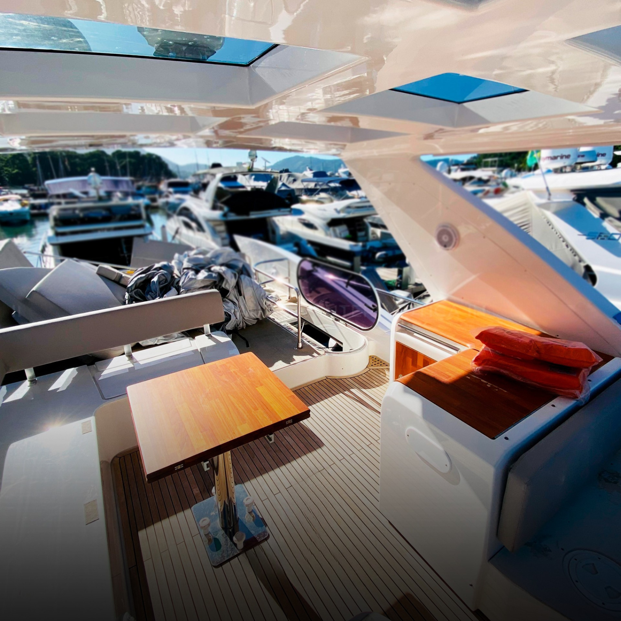 AZIMUT 60 2014 - Imagem 13