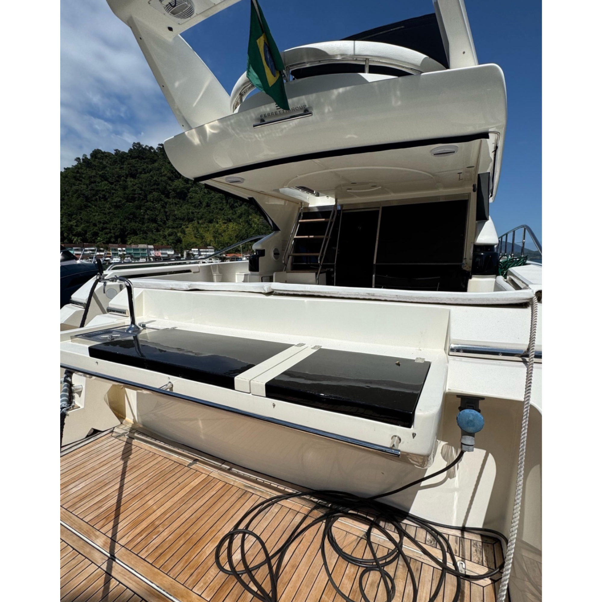 FERRETTI 55 FLY 2000 - Imagem 2
