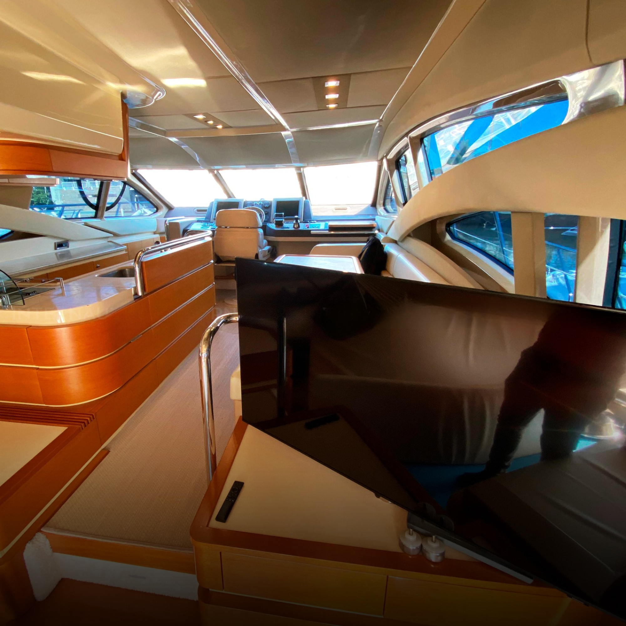 AZIMUT 60 2014 - Imagem 16