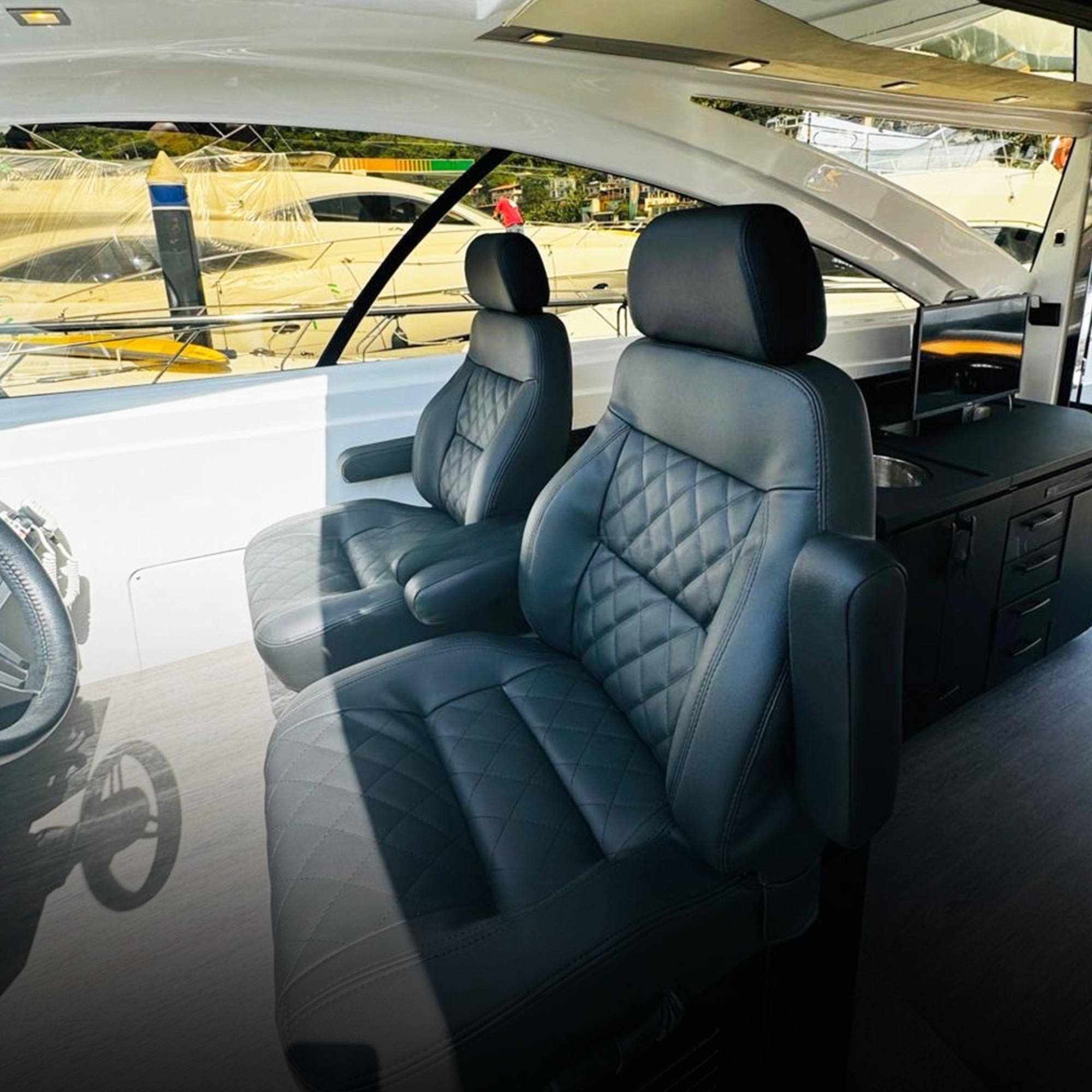 CIMITARRA 56 SUNDECK 2016 - Imagem 3