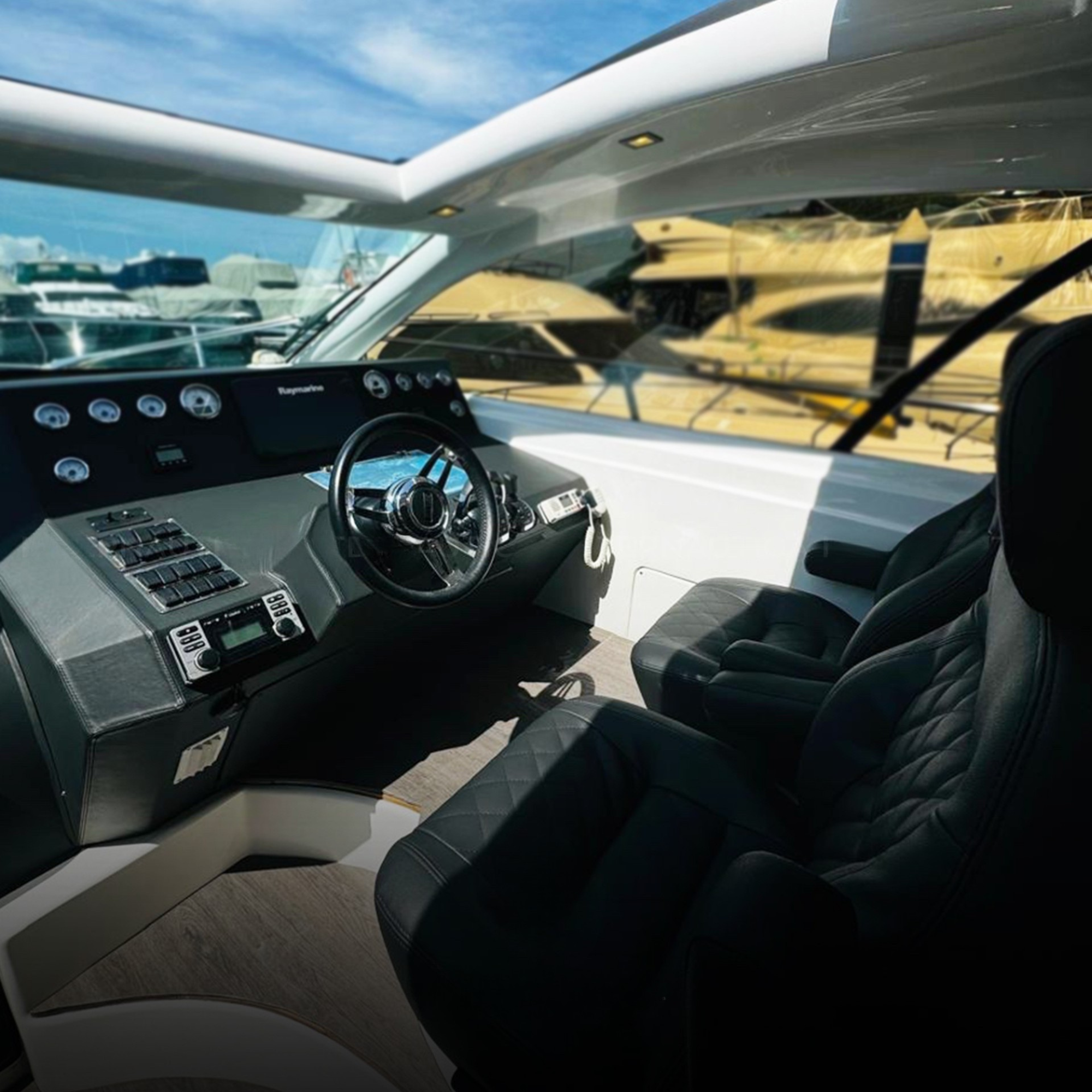 CIMITARRA 56 SUNDECK 2016 - Imagem 2