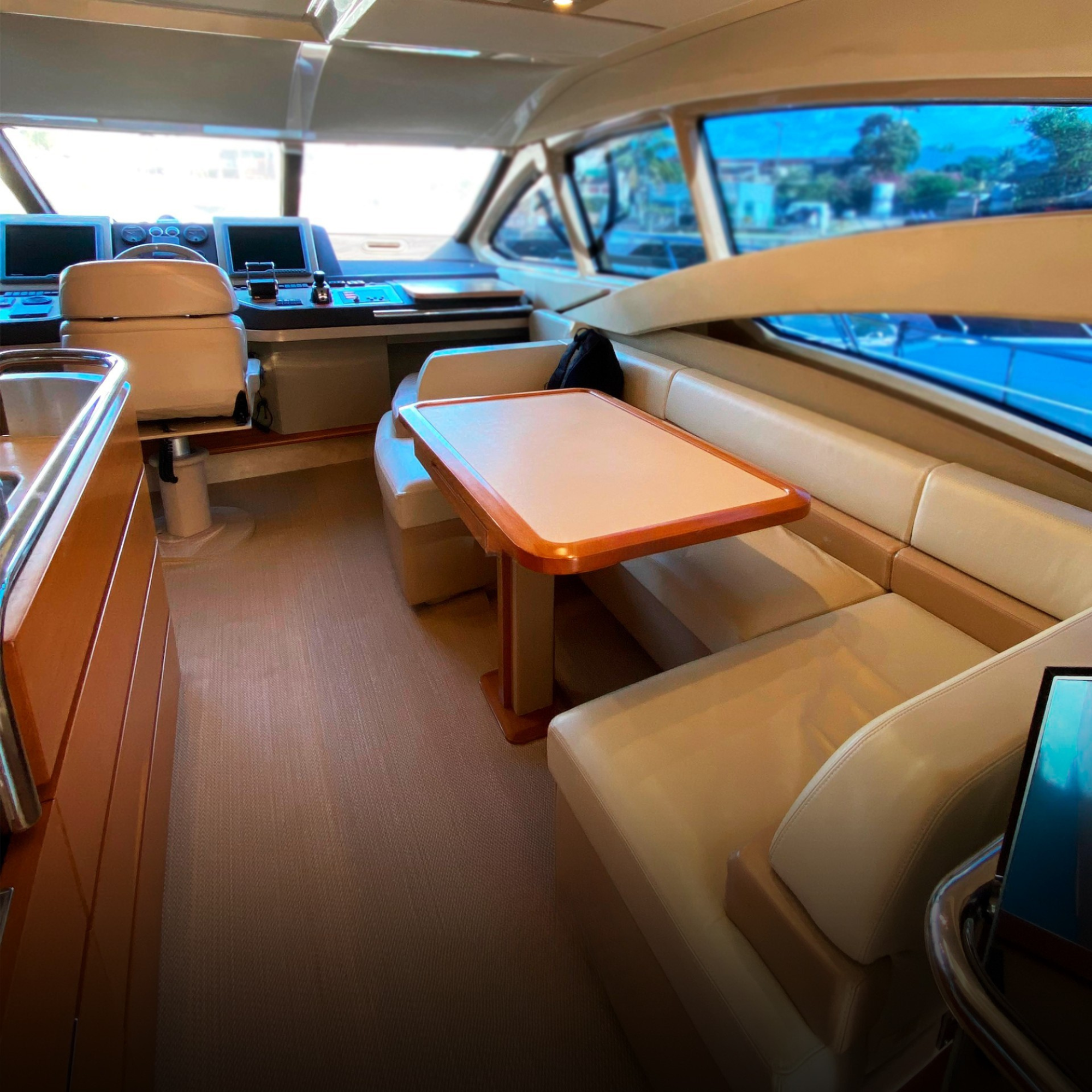 AZIMUT 60 2014 - Imagem 18