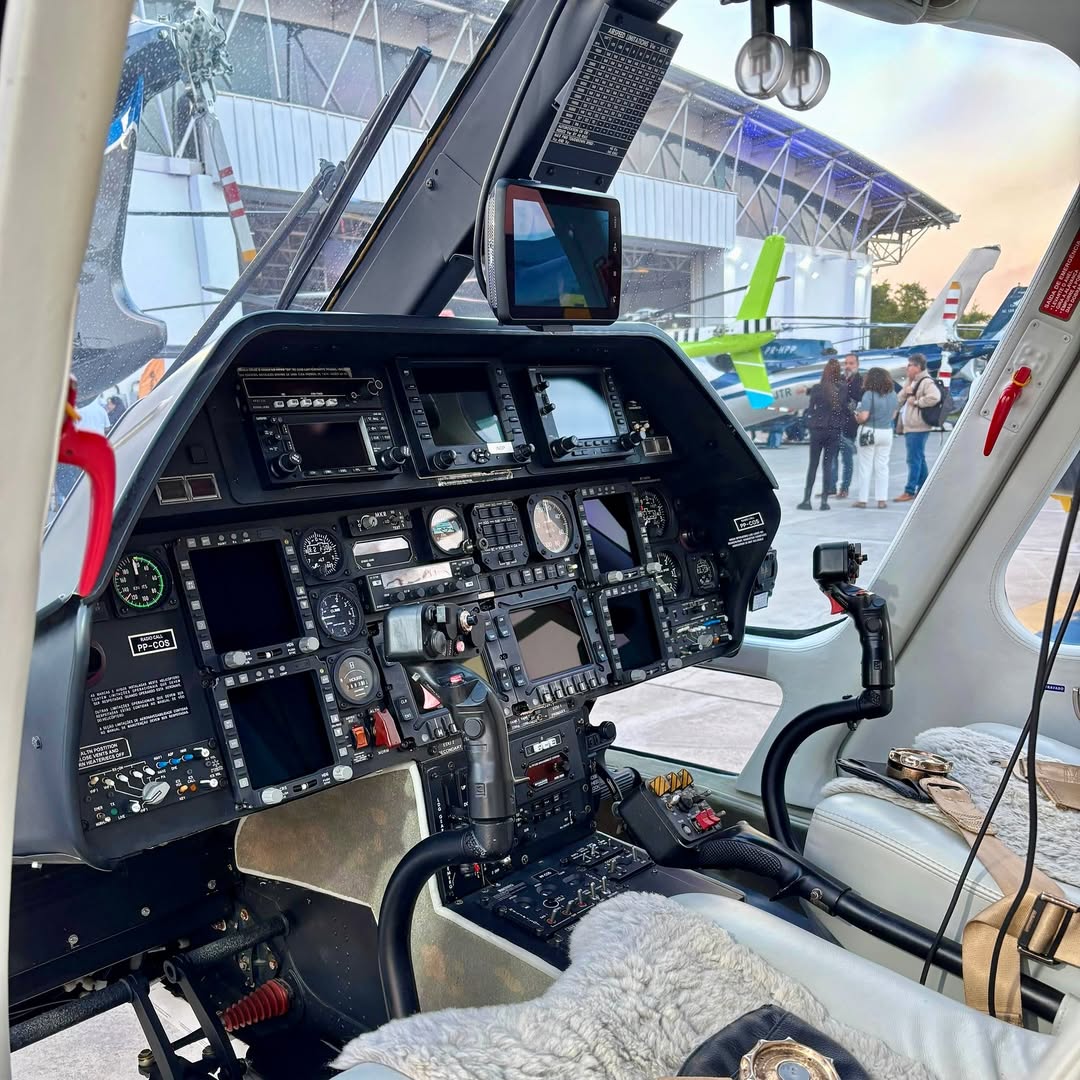 AGUSTA A109S GRAND 2008 - Imagem 3